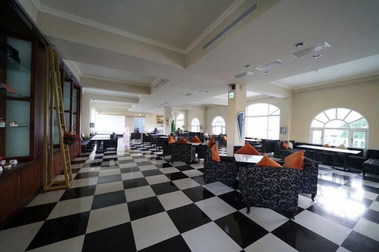 Empire Pacific Castle Hotel Yangmei Exterior photo